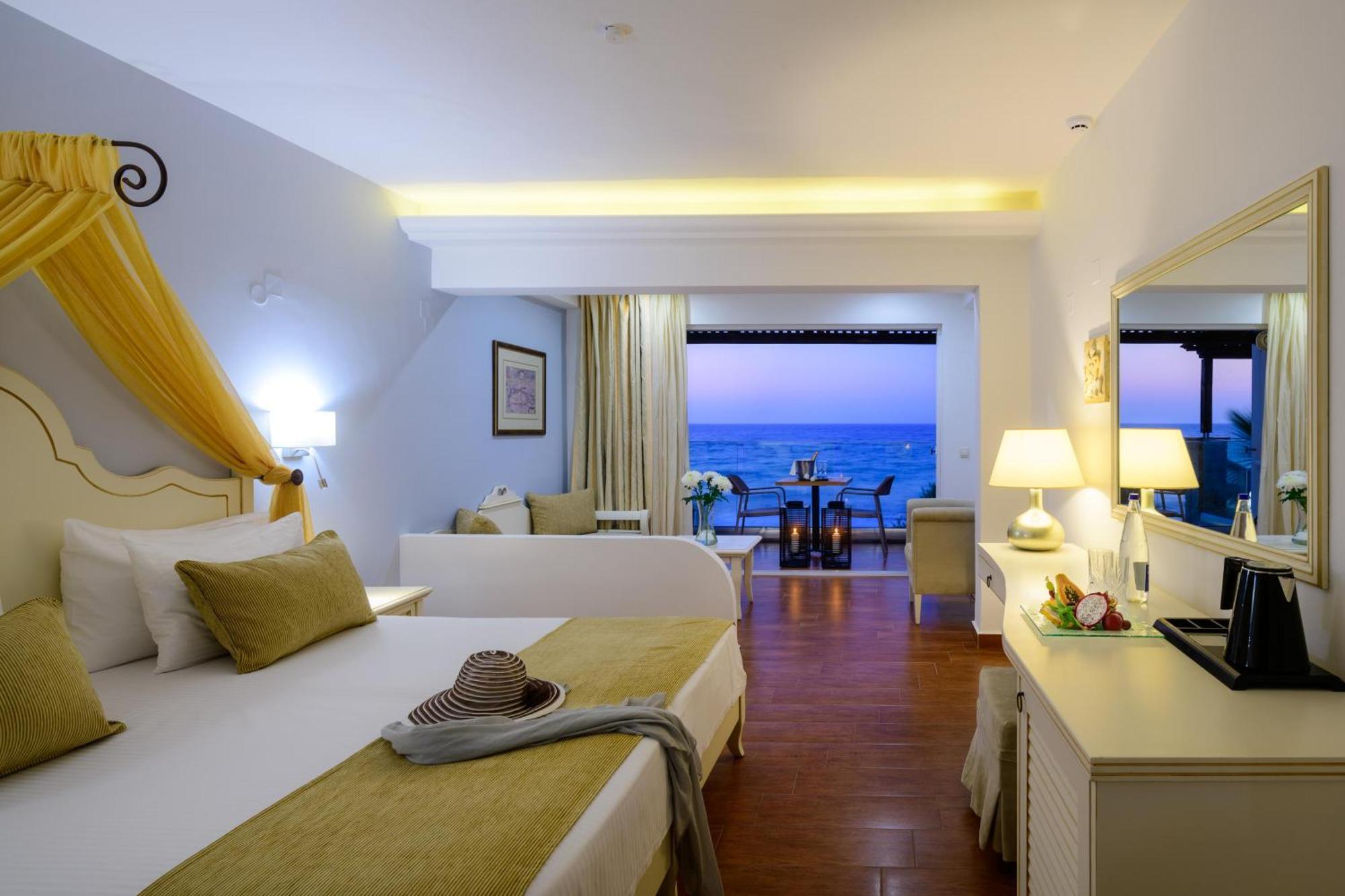 Luxury Superior Room Beach Front,1580431929:JPEG