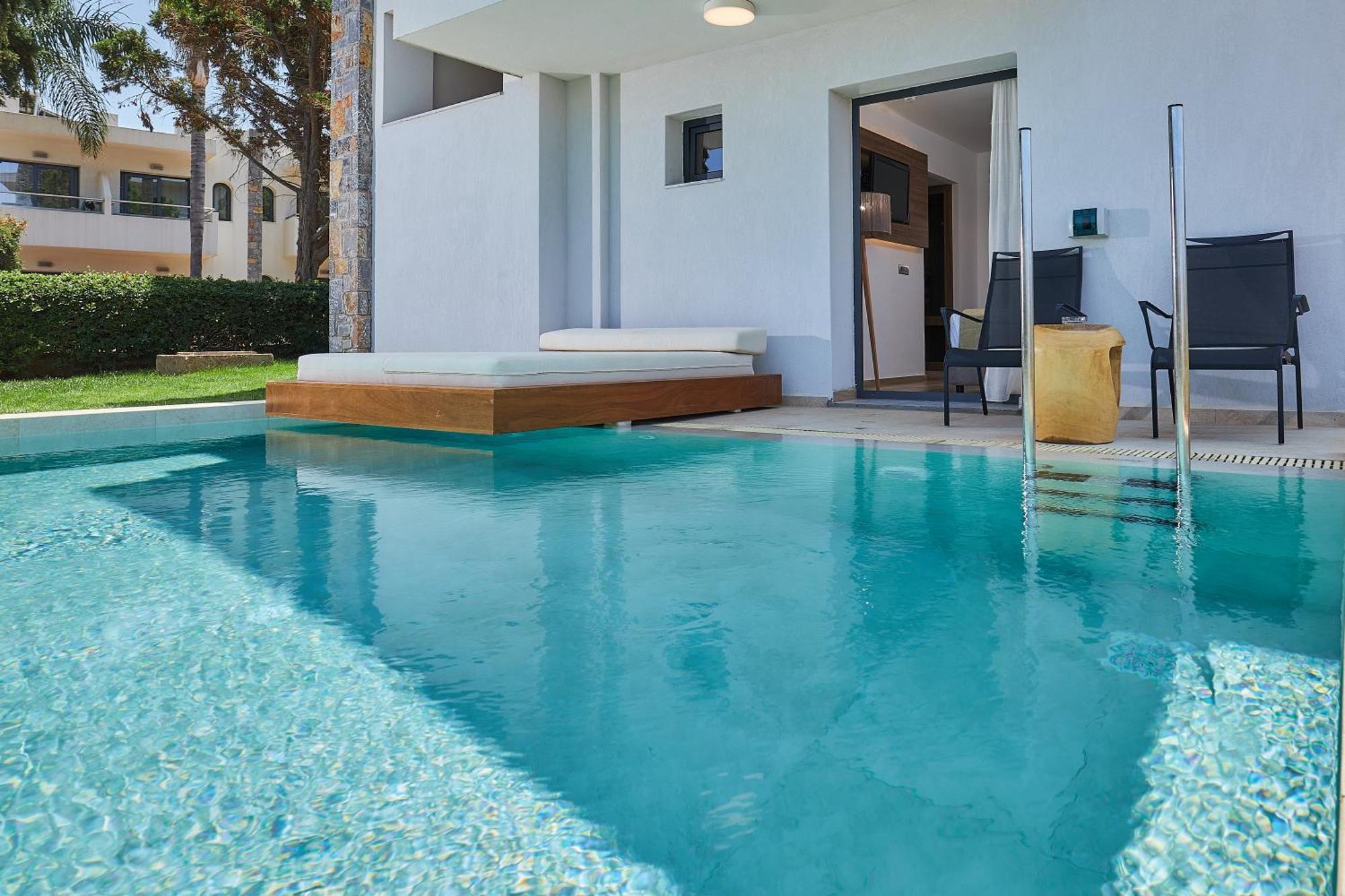 Superior Double Room Private Pool Garden View,1686424395:JPEG